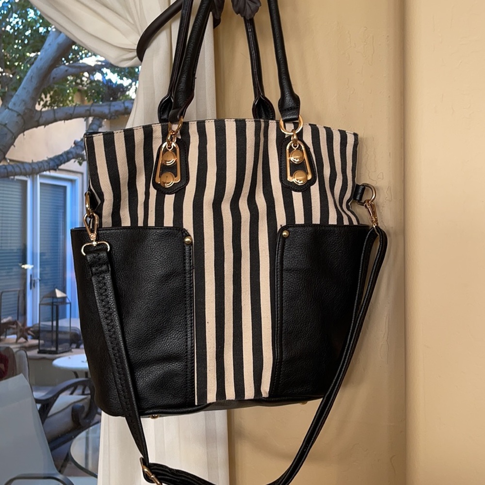 Purse - Picture 2 of 3